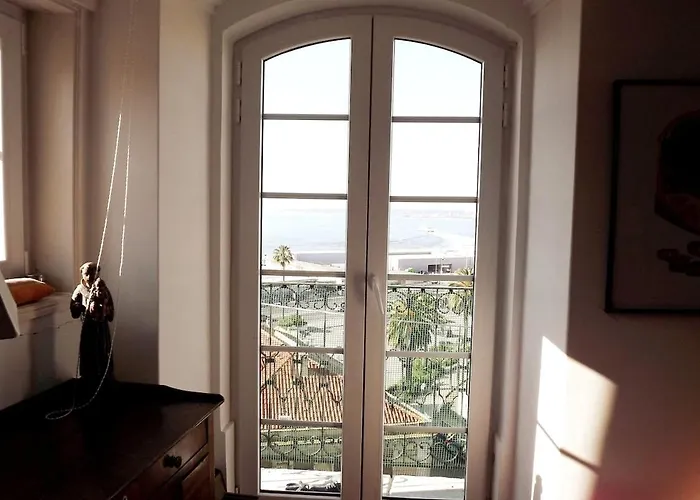 Amazing In Alfama With River View * 리스본